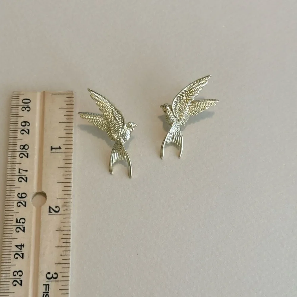Bird stud earrings M799